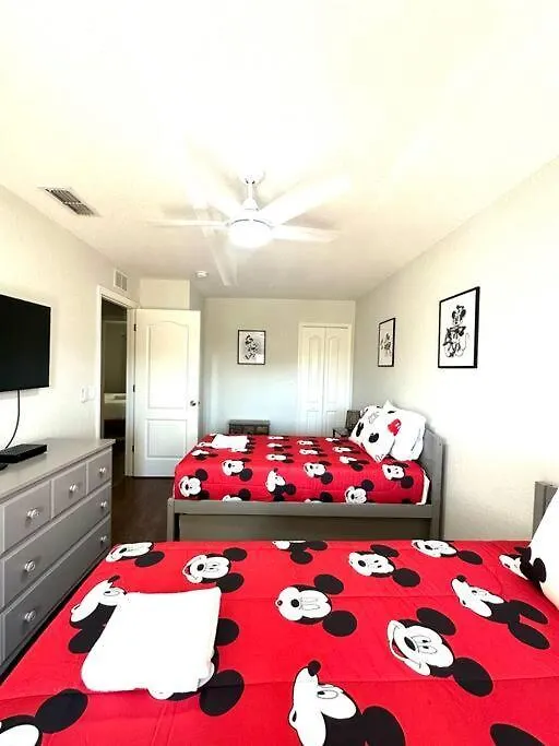 Newly Renovated Townhouse! Villa Davenport
